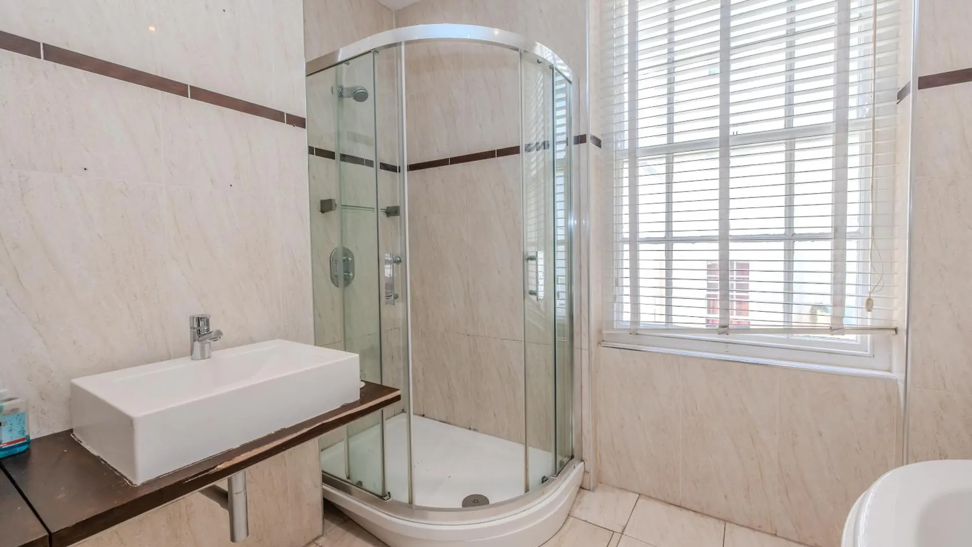 Brighton 5 Bed House With Private Patio Near Beach Apartment